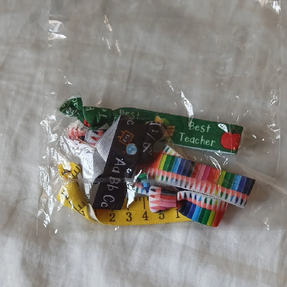 Best Teacher Mug with 4 Teachers Bracelts